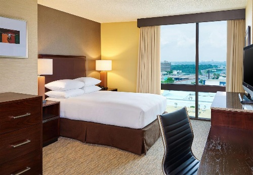 DoubleTree by Hilton San Antonio Airport image 3