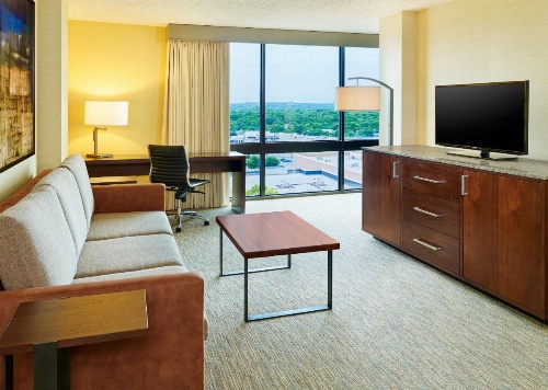 DoubleTree by Hilton San Antonio Airport image 5